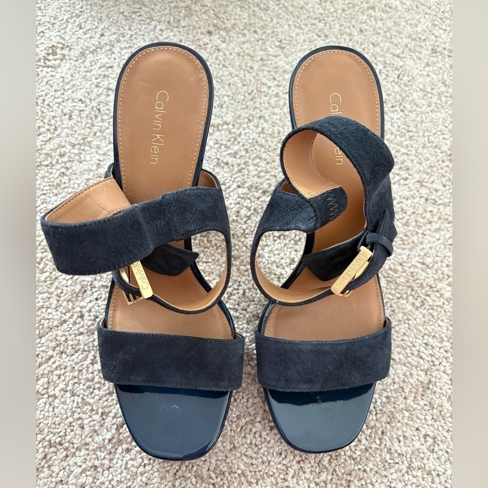 Calvin Klein Bette Suede Block Heels navy blue 8.5 excellent condition - Picture 8 of 9